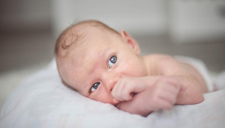 Как бороться с трещинами сосков, почему они возникают