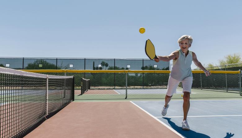 Боль в коленном суставе: симптомы и лечение