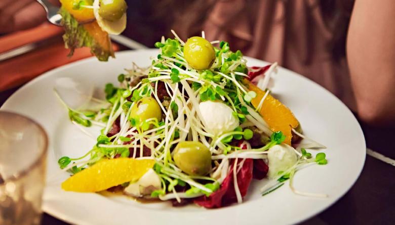 Питаться за двоих или для двоих во время беременности?